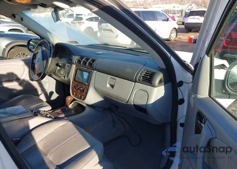 2000 Mercedes-Benz Ml 320 z USA, uszkodzony, nr VIN 4JGAB54EXYA153360